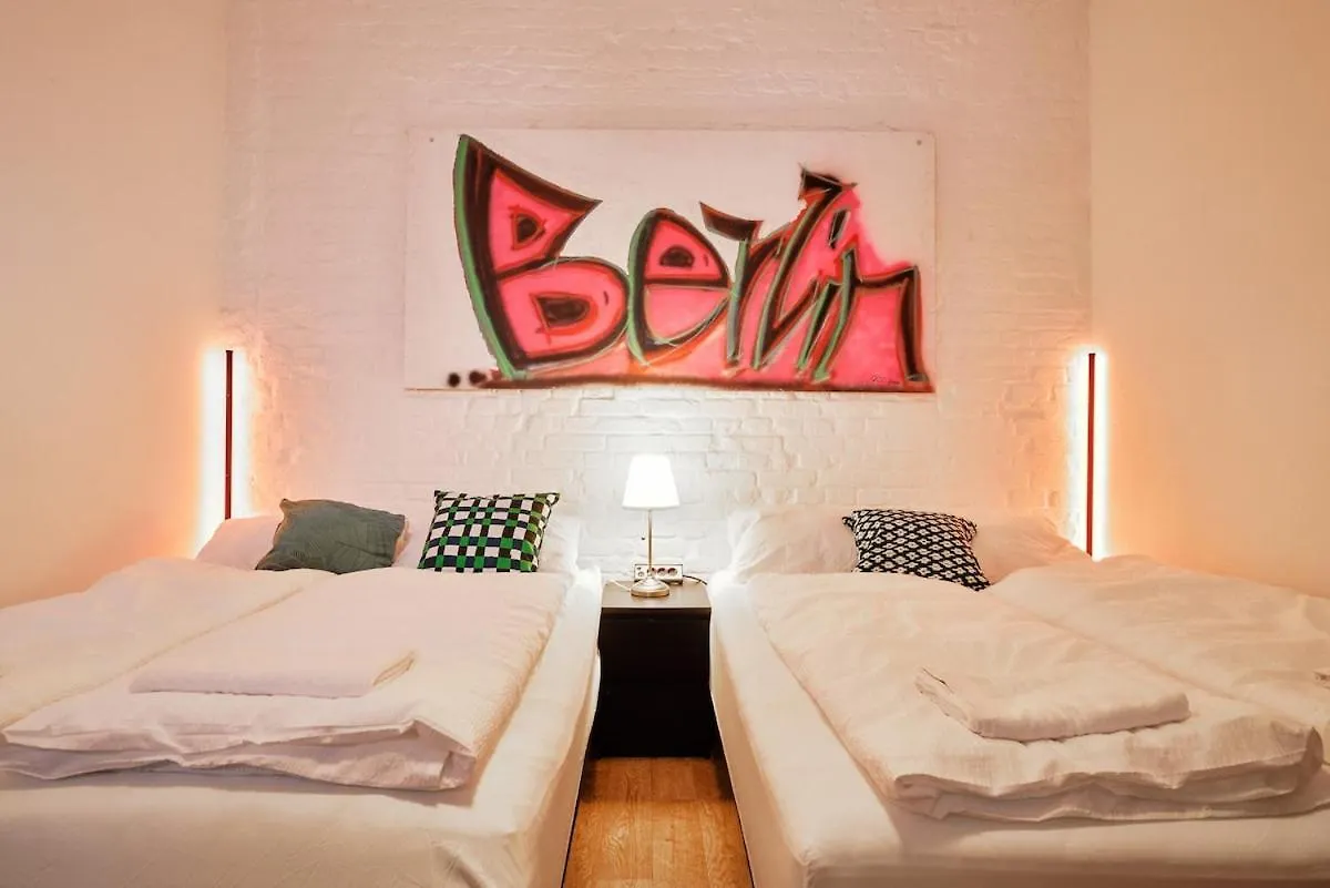 Staywell - Design Loft Apartment Near Alexanderplatz Berlin
