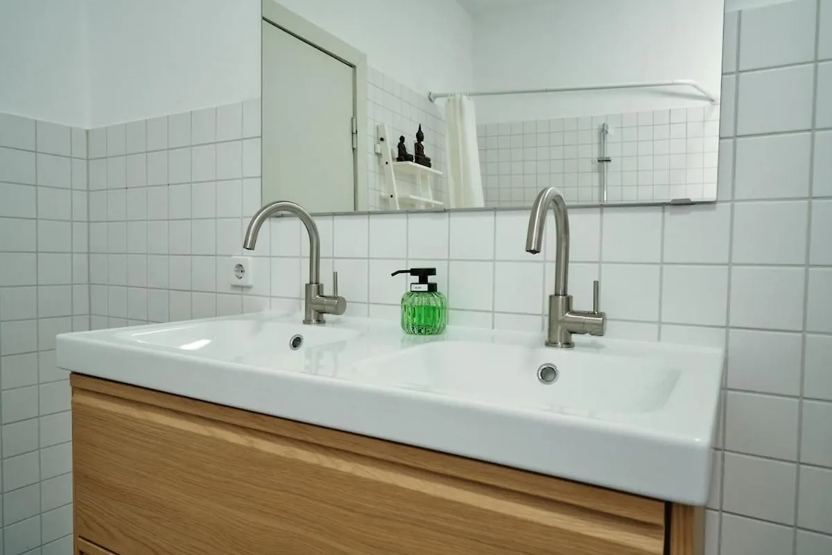 Staywell - Design Loft Apartment Near Alexanderplatz Berlin