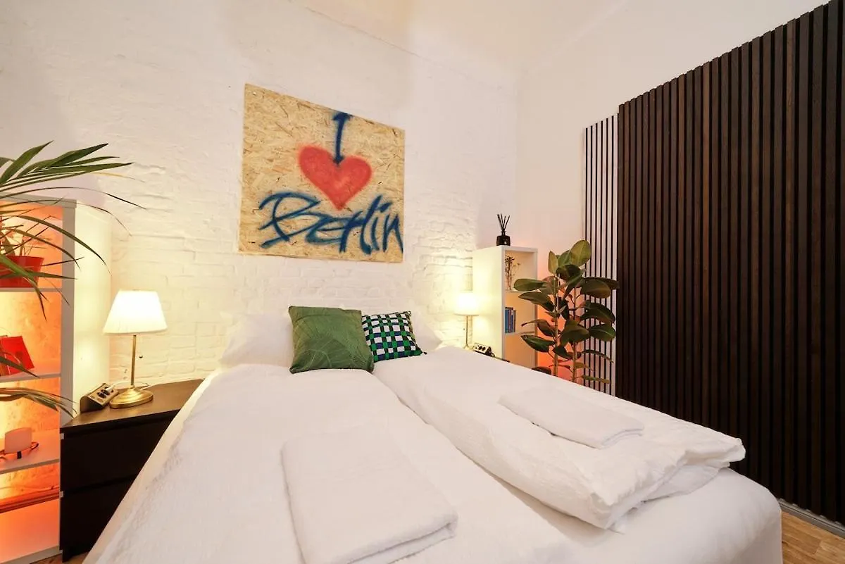 Staywell - Design Loft Apartment Near Alexanderplatz Berlin