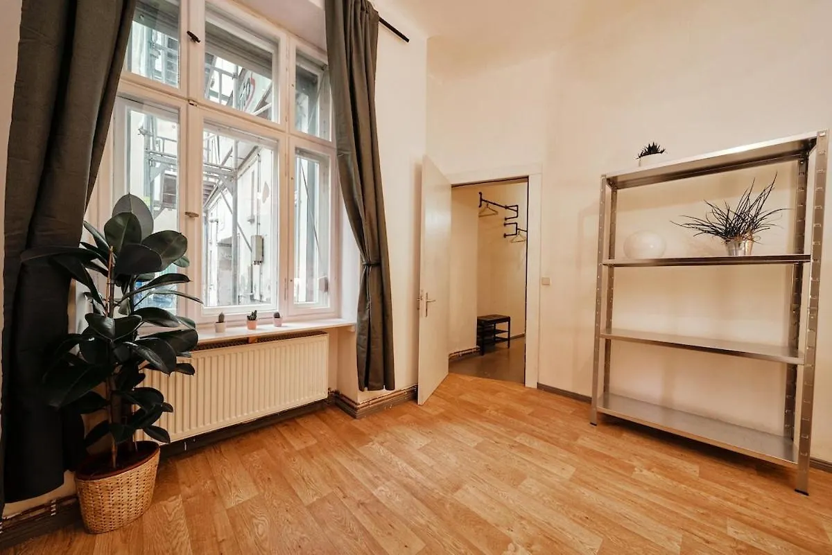 Staywell - Design Loft Apartment Near Alexanderplatz Berlin